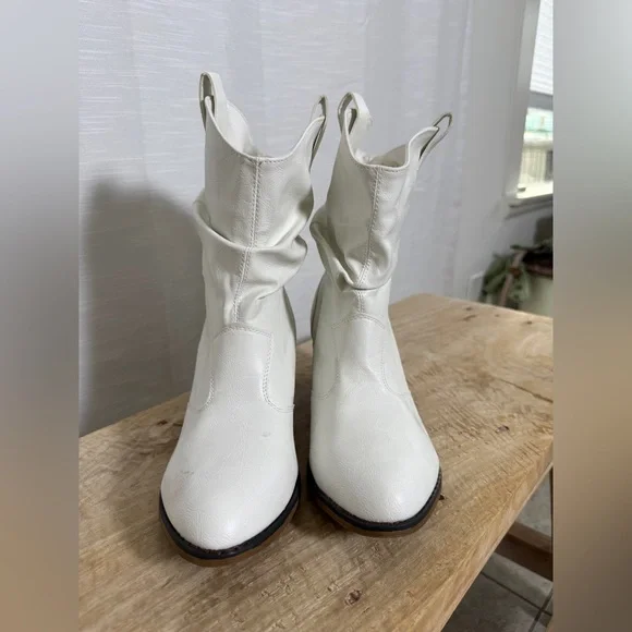 White Western Cowboy Booties | Mid-Calf Pull-On Chic Boots Festival | Size 10 - Picture 5 of 10